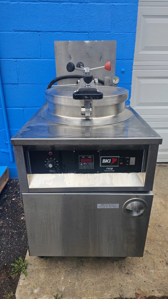BKI FKM Pressure fryer electric