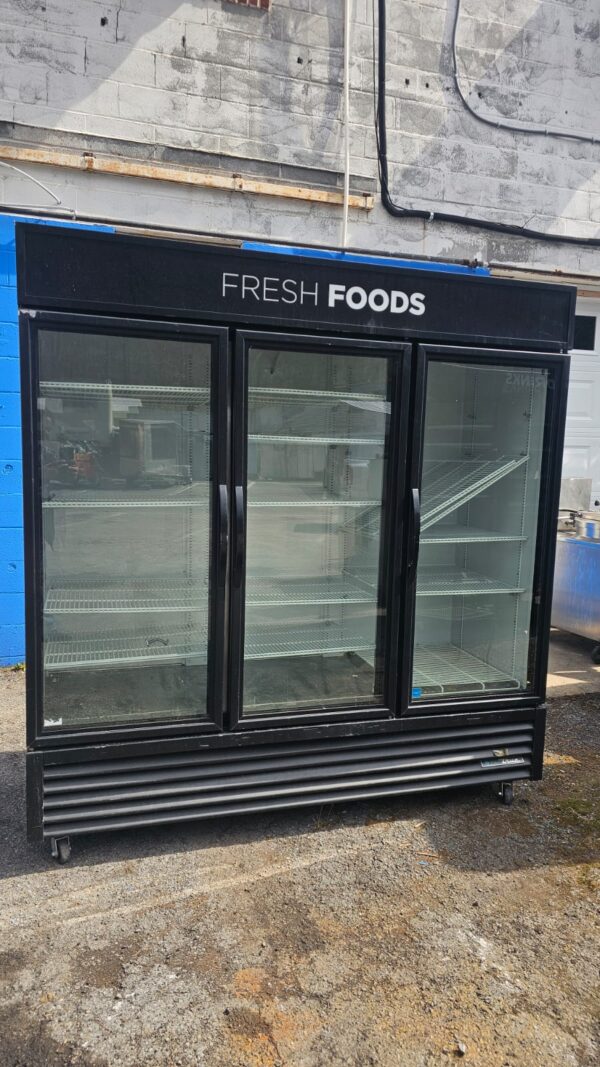 True 3 doors Merchandise glass doors refrigerator - Image 7